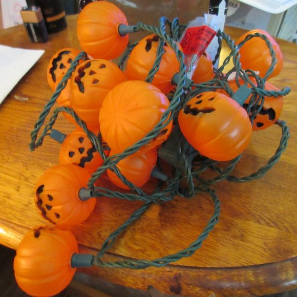 12 light up string along pumpkin lights - Picture 7 of 8